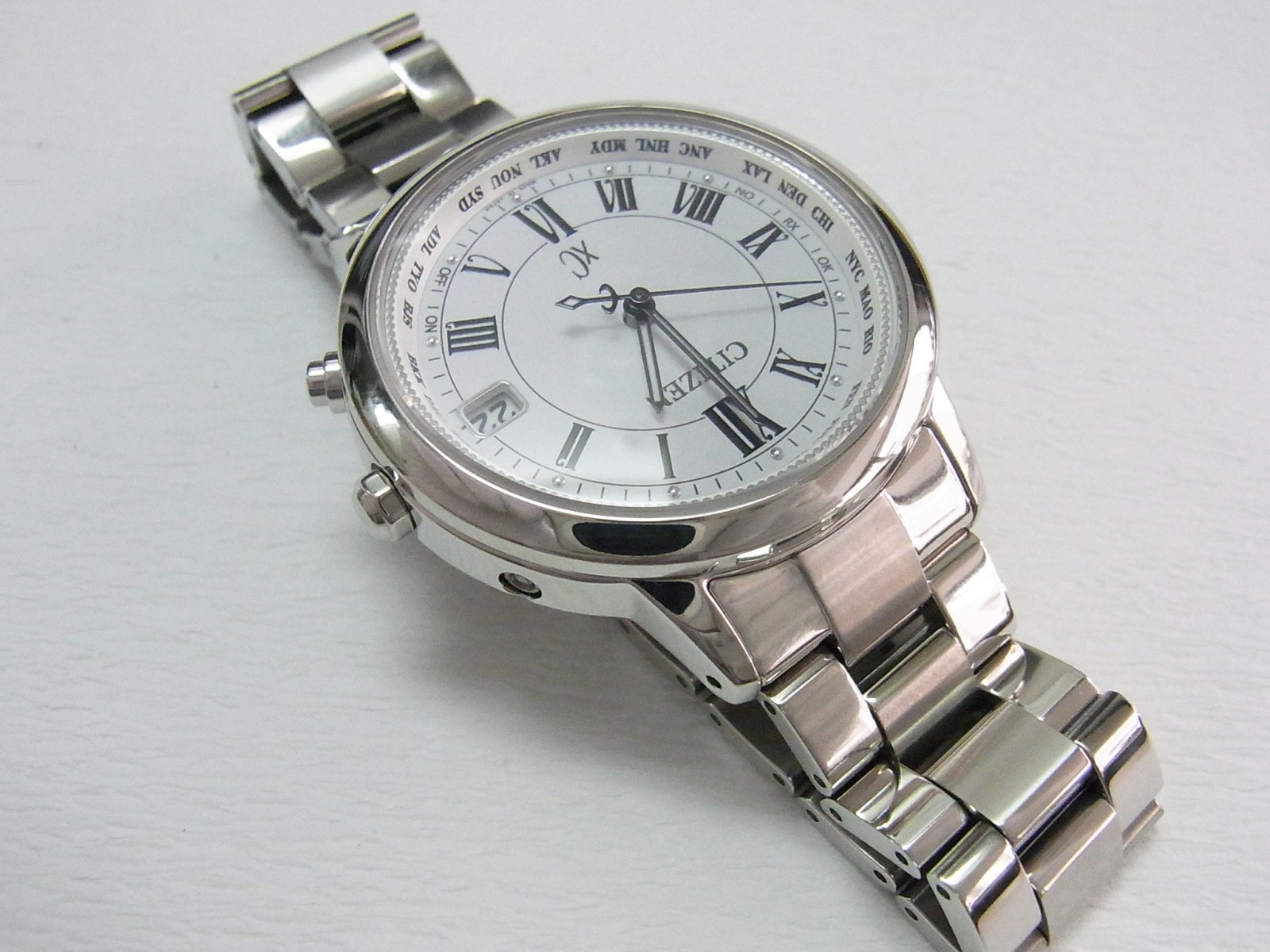 Mẫu đồng hồ nữ CB1100-57A hiện đại